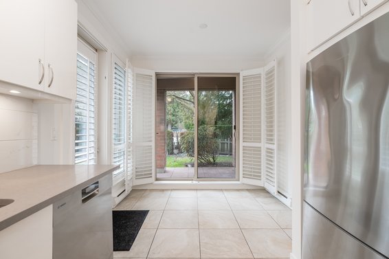 102 2601 Whiteley Court, North Vancouver