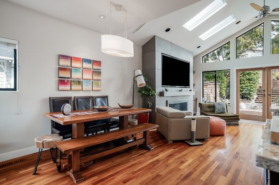 186 West Kings Road, North Vancouver