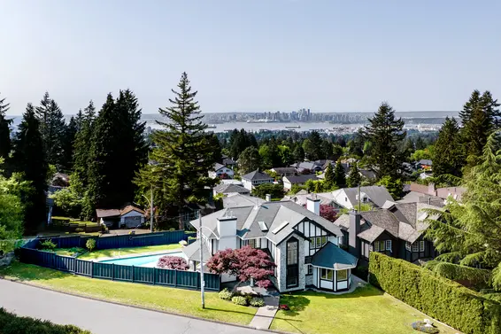 111 Sandringham Crescent, North Vancouver For Sale - image 59