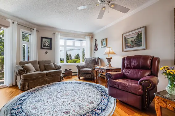 206 2800 Chesterfield Avenue, North Vancouver For Sale - image 3