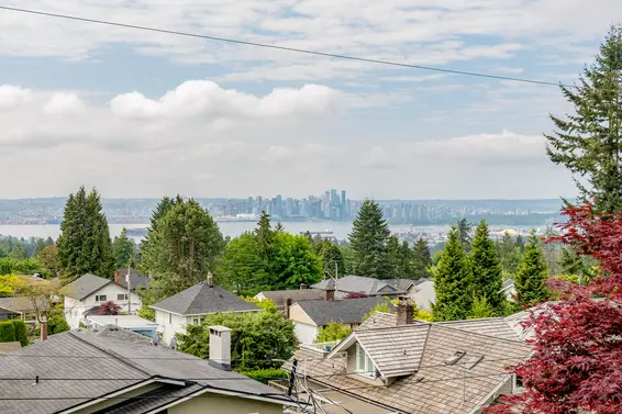 111 Sandringham Crescent, North Vancouver For Sale - image 32