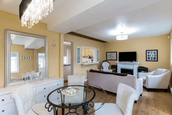 1712 Sutherland Avenue, North Vancouver For Sale - image 3