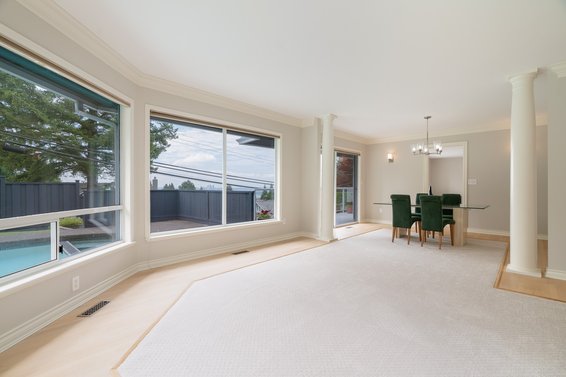 111 Sandringham Crescent, North Vancouver