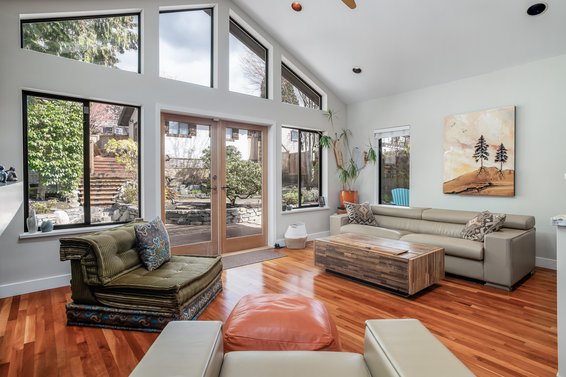 186 West Kings Road, North Vancouver