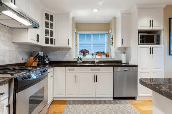 418 West Keith Road, North Vancouver For Sale - image 13