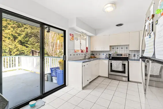 900 Clements Avenue, North Vancouver For Sale - image 9