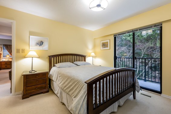5528 Huckleberry Lane, North Vancouver