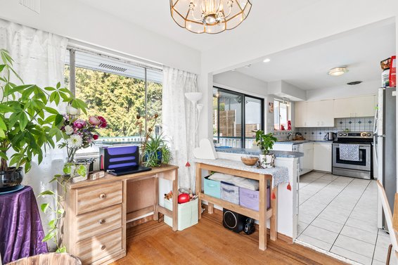 900 Clements Avenue, North Vancouver