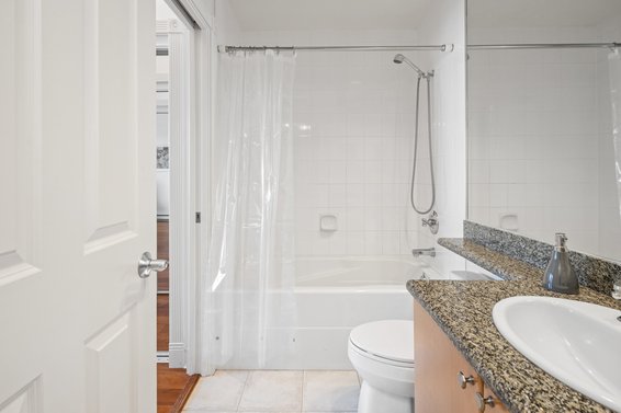 1502 160 East 13th Street, North Vancouver