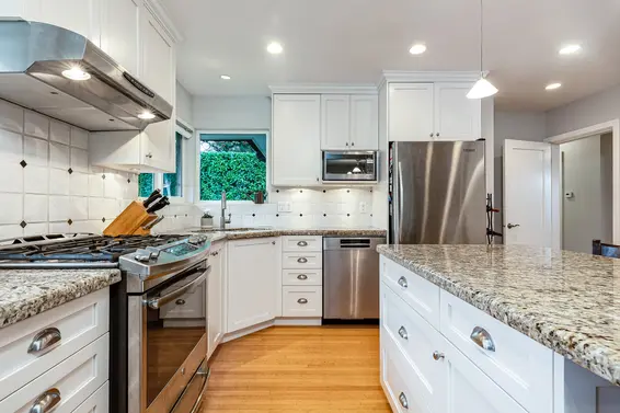 622 Silverdale Place, North Vancouver For Sale - image 12