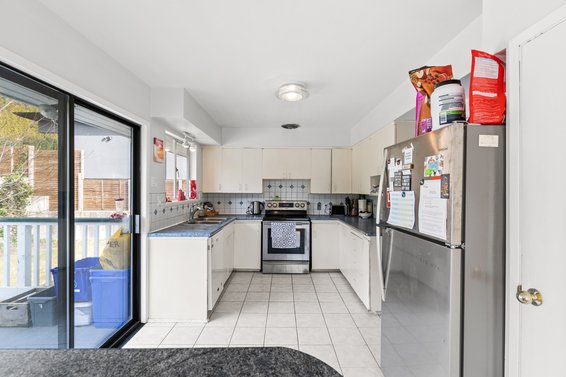 900 Clements Avenue, North Vancouver