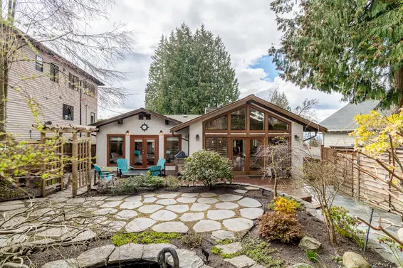 186 West Kings Road, North Vancouver