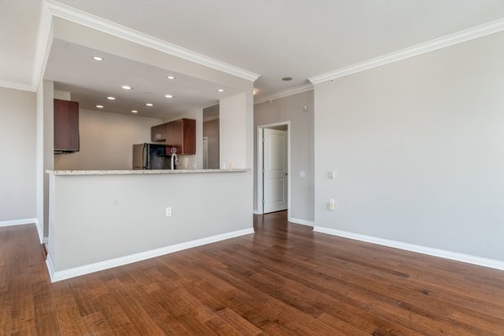 402 120 West 16th Street, North Vancouver