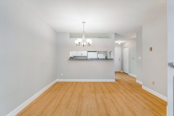 209 121 West 29th Street, North Vancouver