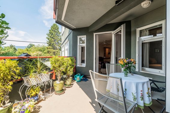 206 2800 Chesterfield Avenue, North Vancouver