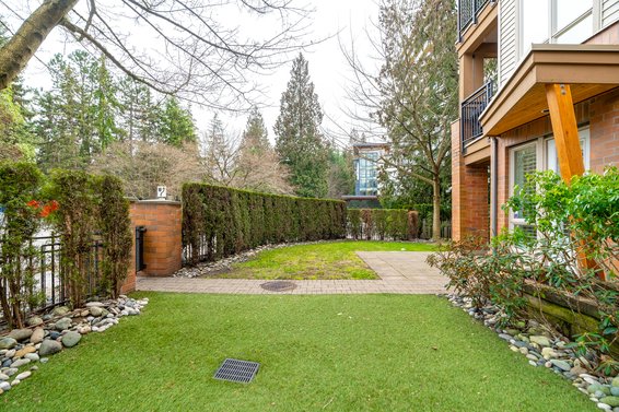 102 2601 Whiteley Court, North Vancouver