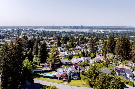 111 Sandringham Crescent, North Vancouver For Sale - image 60