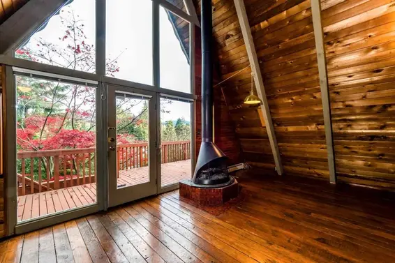 1991 Deep Cove Road, North Vancouver