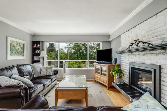 1204 Heywood Street, North Vancouver For Sale - image 2