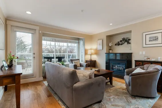 418 West Keith Road, North Vancouver For Sale - image 2