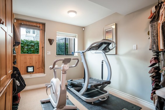 186 West Kings Road, North Vancouver