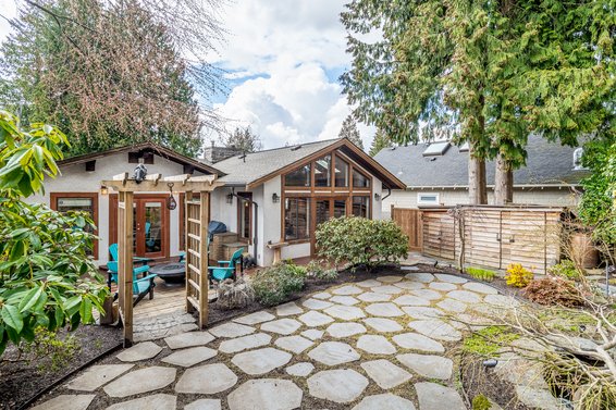 186 West Kings Road, North Vancouver