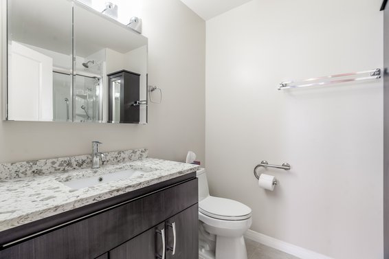 402 120 West 16th Street, North Vancouver