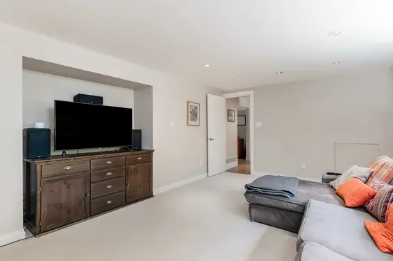 624 East Osborne Road, North Vancouver For Sale - image 39