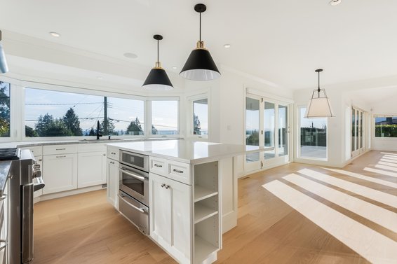 125 Kensington Crescent, North Vancouver