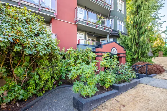209 121 West 29th Street, North Vancouver For Sale - image 1