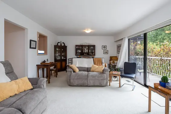 Living Room - 530 19th Street West  