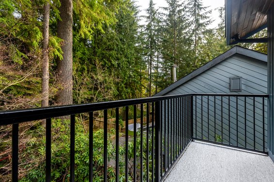 5528 Huckleberry Lane, North Vancouver