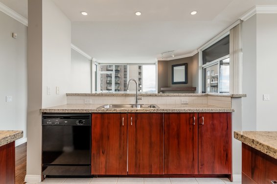 402 120 West 16th Street, North Vancouver