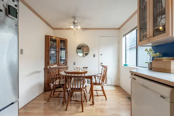 Eating Area - 530 19th Street West  