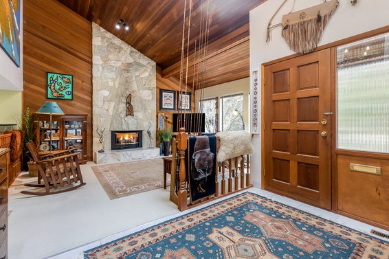 5528 Huckleberry Lane, North Vancouver