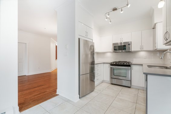 102 2601 Whiteley Court, North Vancouver