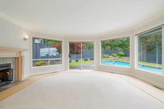 111 Sandringham Crescent, North Vancouver For Sale - image 3