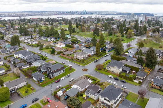1712 Sutherland Avenue, North Vancouver For Sale - image 38