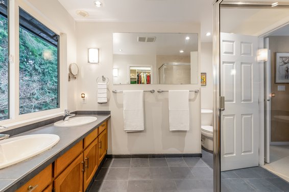 5528 Huckleberry Lane, North Vancouver