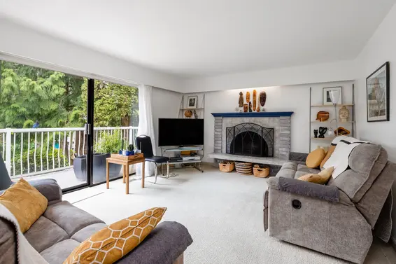 Living Room - 530 19th Street West  