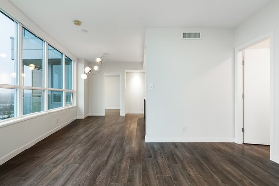 2104 125 East 14th Street, North Vancouver