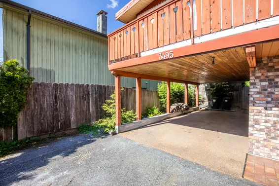 3495 Upton Road, North Vancouver For Sale - image 12
