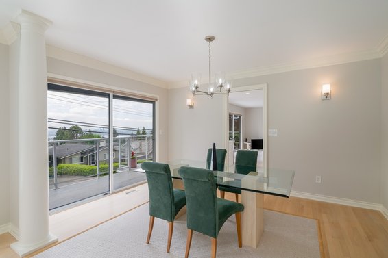 111 Sandringham Crescent, North Vancouver