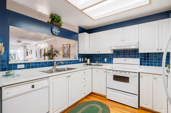 206 2800 Chesterfield Avenue, North Vancouver For Sale - image 10