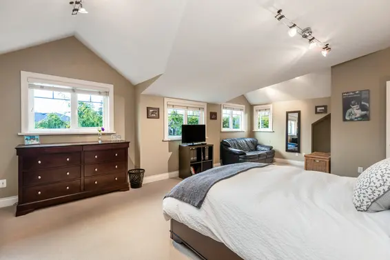 756 East 14th Street, North Vancouver For Sale - image 29