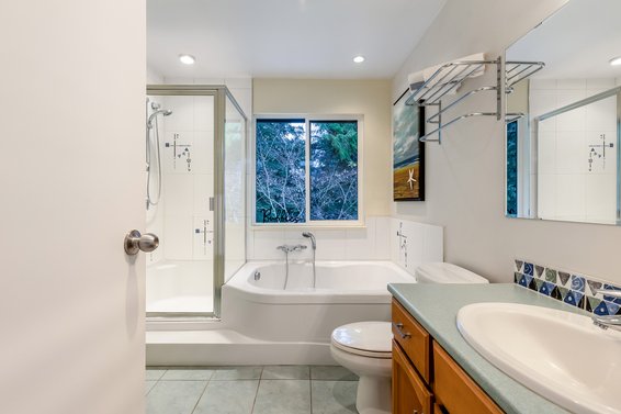 5528 Huckleberry Lane, North Vancouver