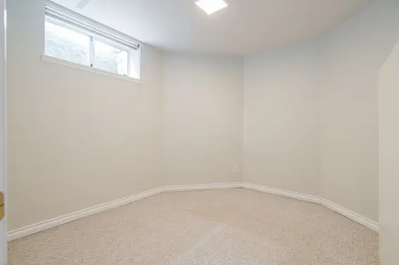 111 Sandringham Crescent, North Vancouver For Sale - image 47