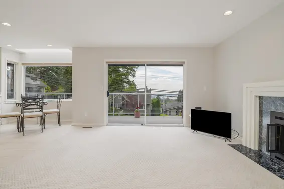 111 Sandringham Crescent, North Vancouver For Sale - image 20