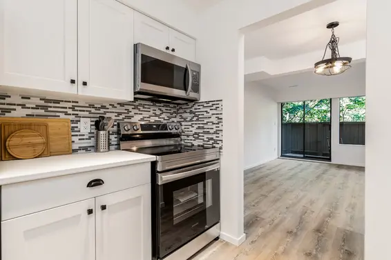 2060 Purcell Way, North Vancouver For Sale - image 2