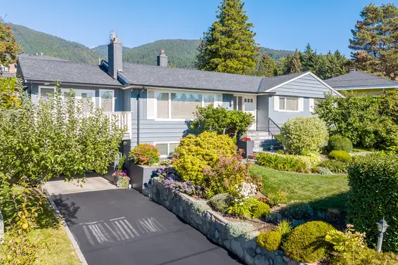 622 Silverdale Place, North Vancouver For Sale - image 1